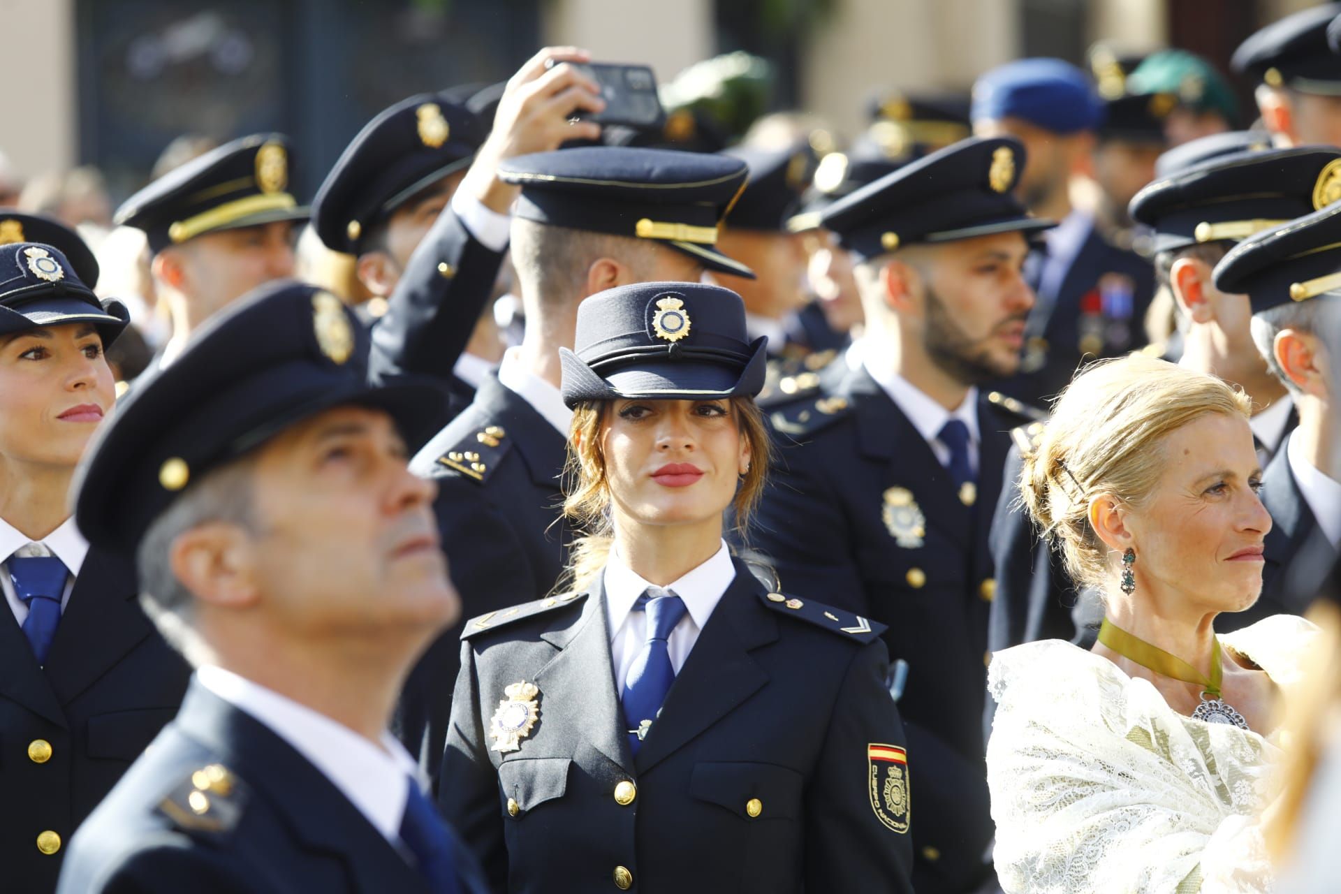 En imágenes | La Ofrenda de Flores a la Virgen del Pilar 2023 en Zaragoza (I)