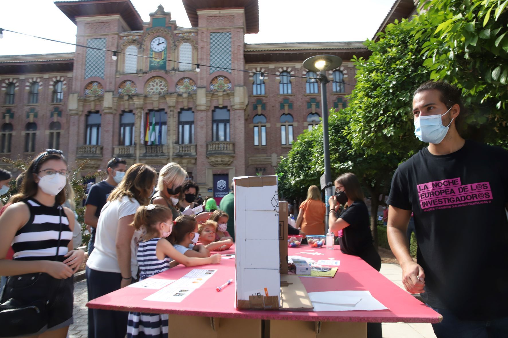 La ciencia se convierte en una fiesta infantil durante a Feria de los Ingenios