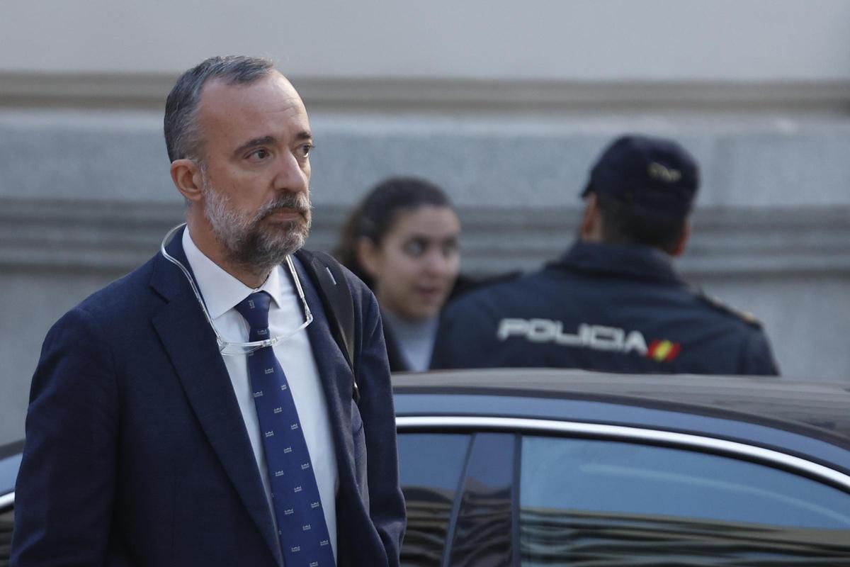 Declaran los notarios a los que acudió Martínez por los SMS de Kitchen con el ministro