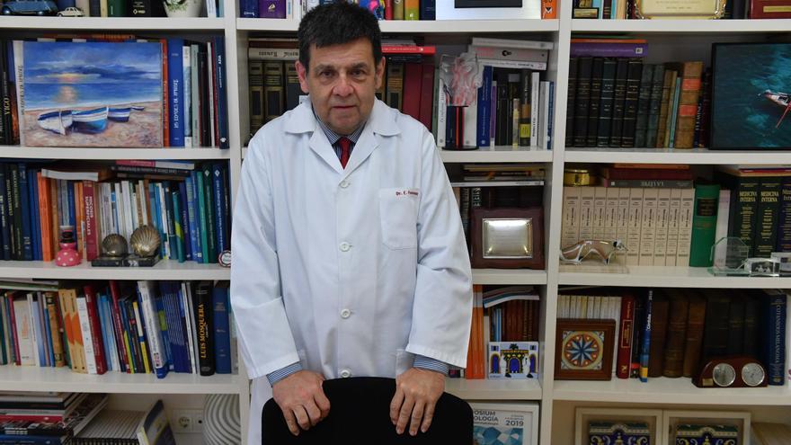 El dermatólogo coruñés Eduardo Fonseca, nombrado médico emérito del Sergas