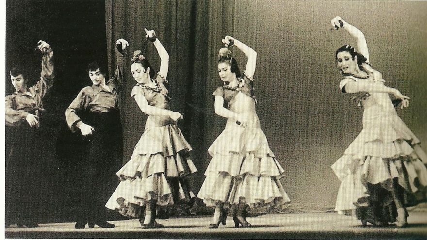 El bailaor sevillano Curro Vélez, en una actuación junto a Antonio Gades y Pilar López. / El Correo
