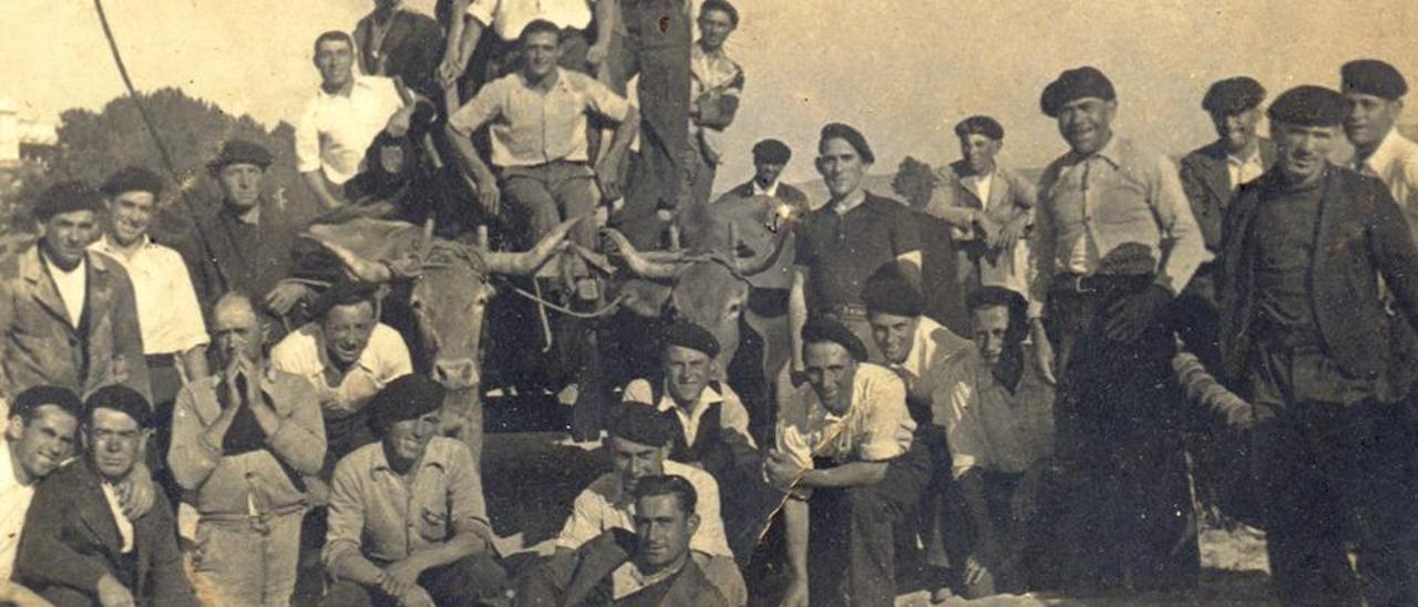 Pedreiros e canteiros portugueses que traballaron na construción dos dique do porto de Vigo.
