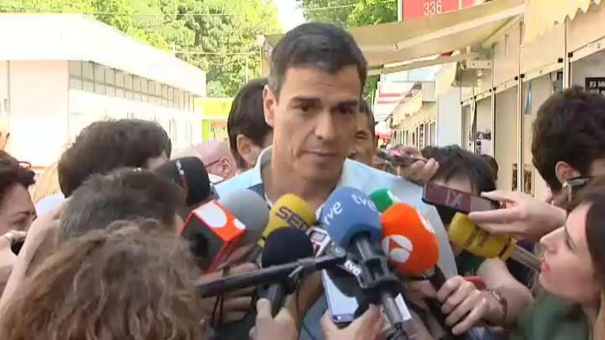 Pedro Sánchez asegura que la renuncia de Moix llega "tarde y mal"