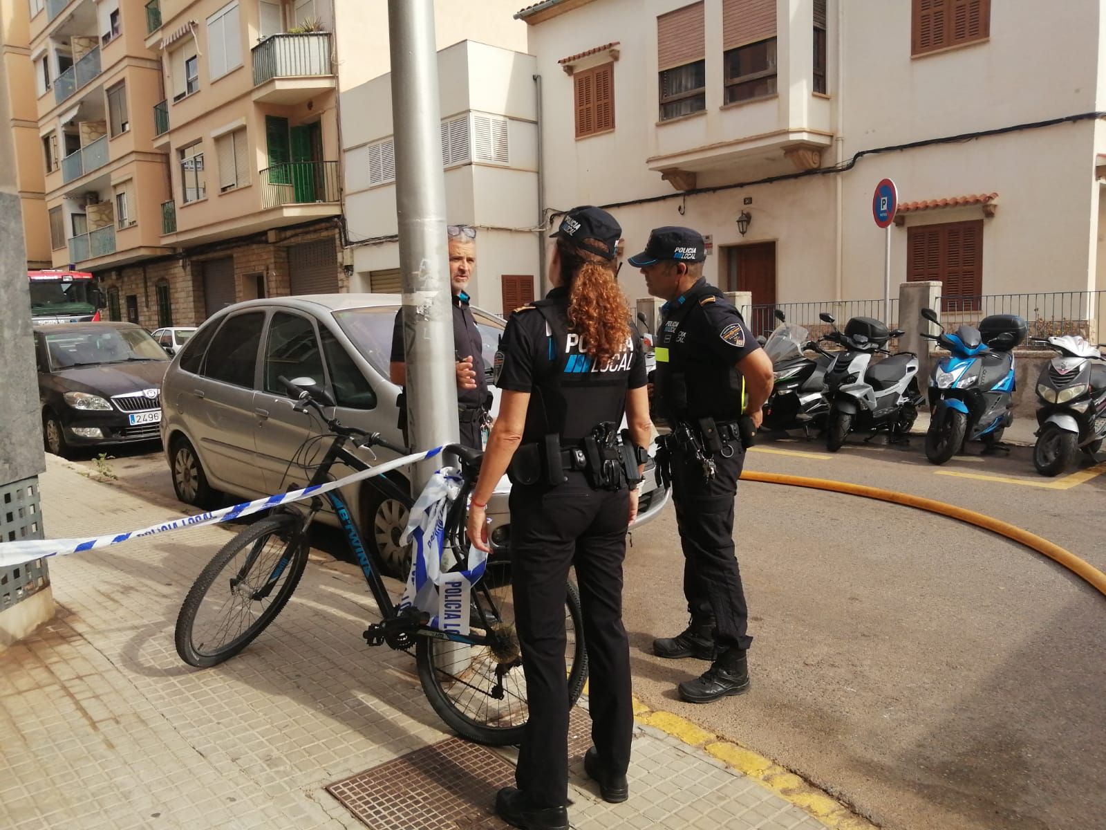 Un hombre herido en el incendio en un garaje en Palma