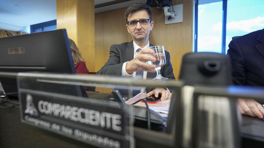 José Pablo López ajusta el cinturón a RTVE: reduce un 15% los puestos directivos, rebaja salarios y limita las dietas