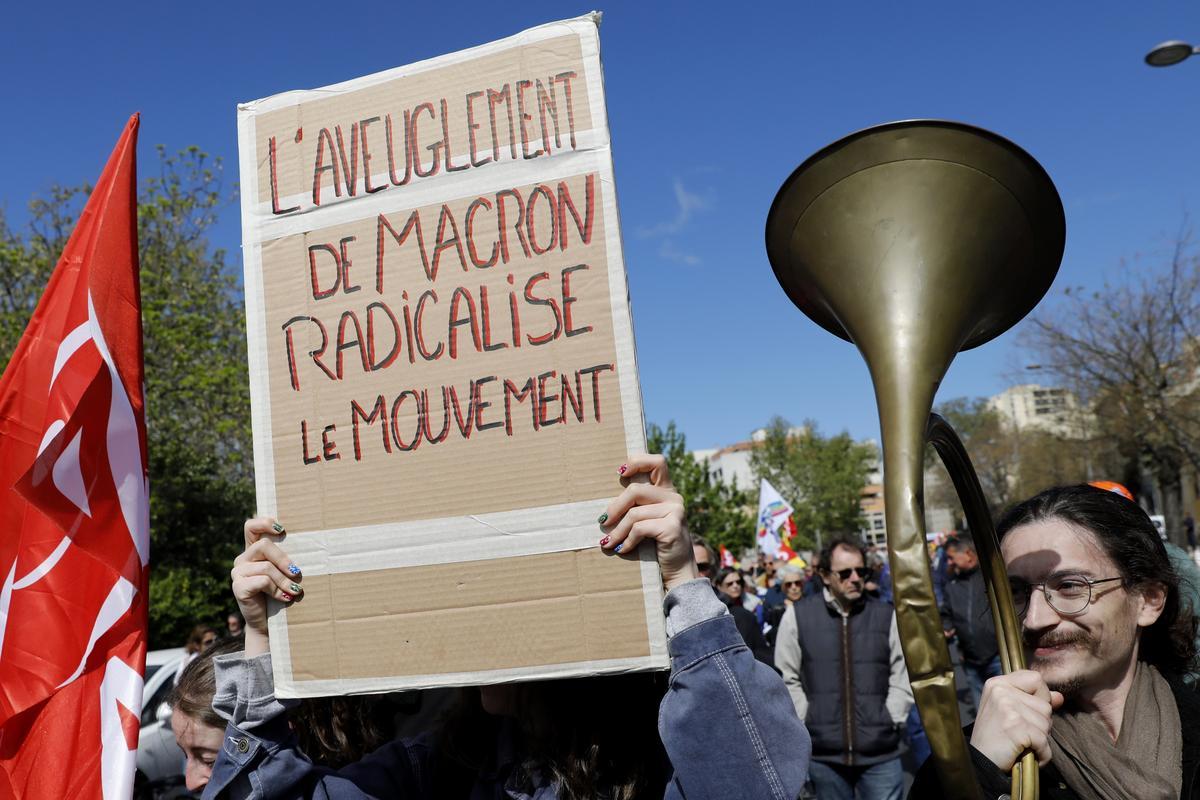 Los franceses se manifiestan de nuevo contra la  reforma de las pensiones