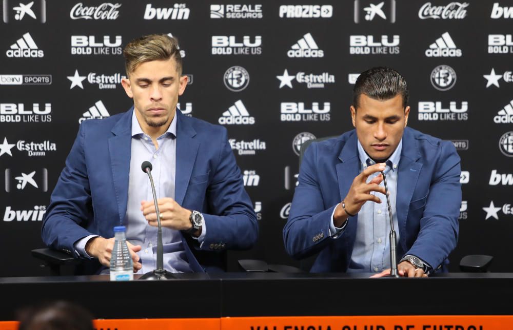 Las imágenes de la presentación de Murillo y Gabriel