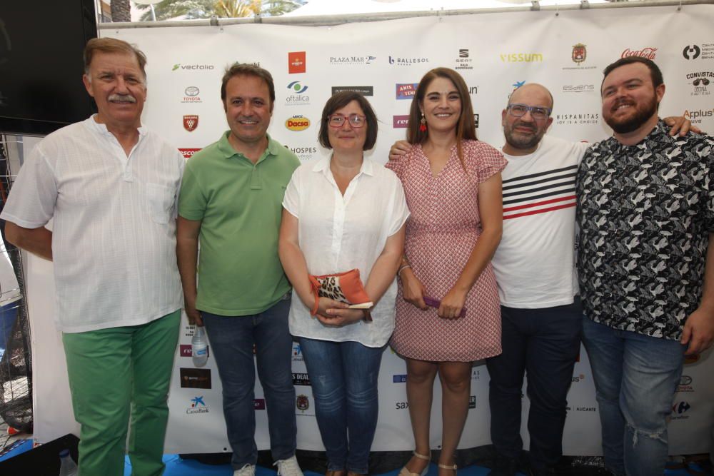 Compromís también tuvo una nutrida representación. Toni Arques, Natxo Bellido y Sonia Tirado (ediles en el Ayuntamiento de Alicante), la consellera Mireia Mollà, y Felip Sànchez y Antonio García, concejales en el Ayuntamiento de Elche.