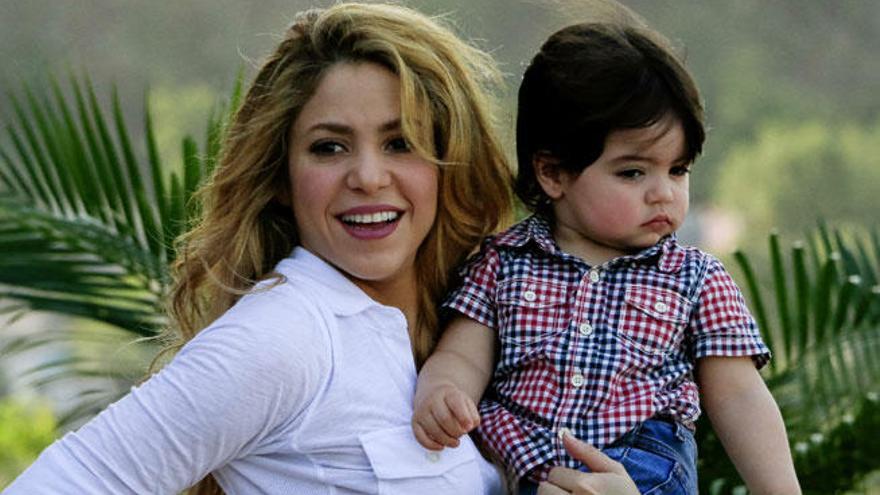 Shakira, con su primer hijo, Milan.