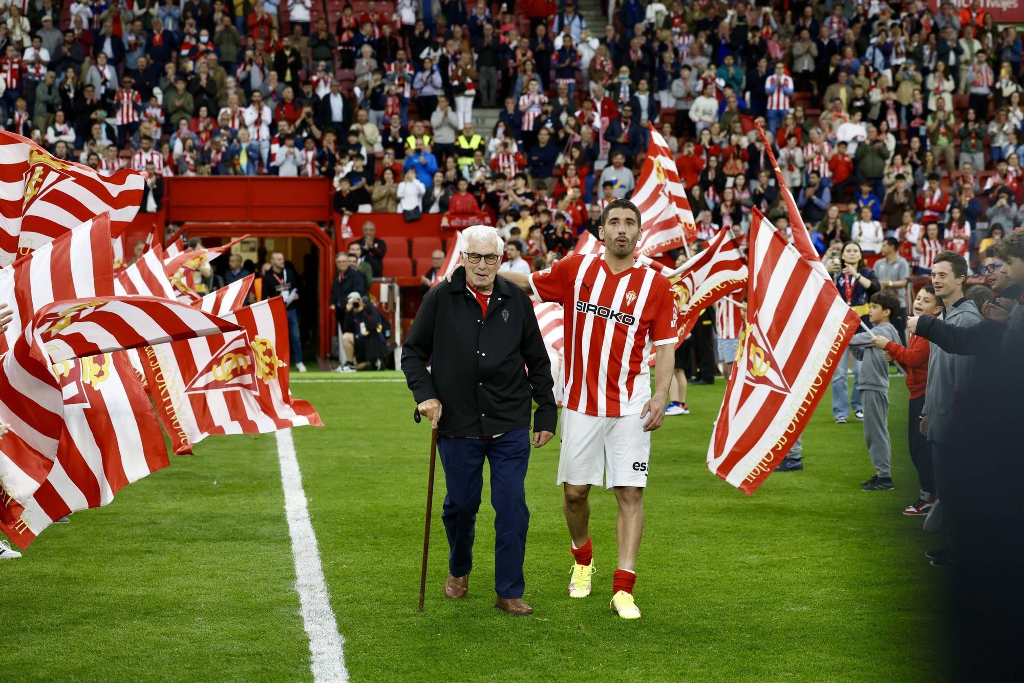 Cote y un adiós de película: así fue la despedida del Sporting a José Ángel