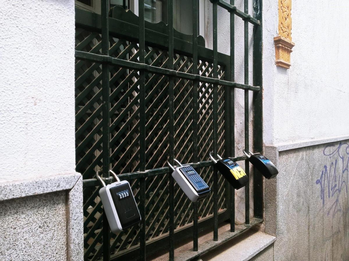Cajetines para pisos turísticos en el centro de Sevilla.