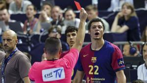 Els àrbitres expulsen el Barça de la lluita per la seva 13a Champions