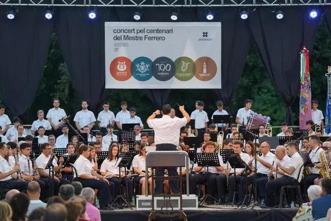 Así fue el histórico homenaje al maestro Ferrero con más de 300 músicos en Ontinyent