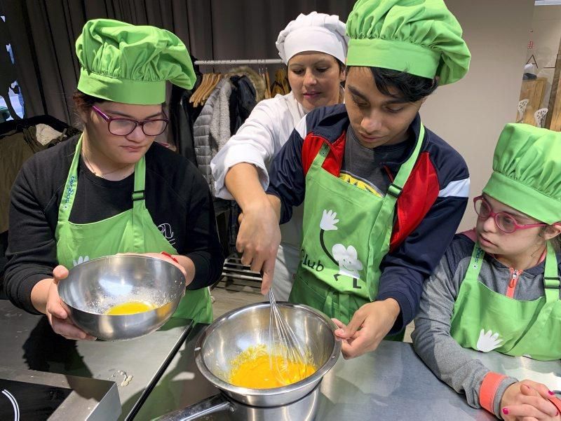 Ocho alumnos de ATADES comienzan su formación como chefs