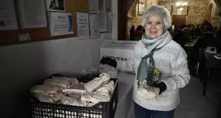 La demanda del comedor social no se relaja: dos turnos al día y más de un centenar de personas