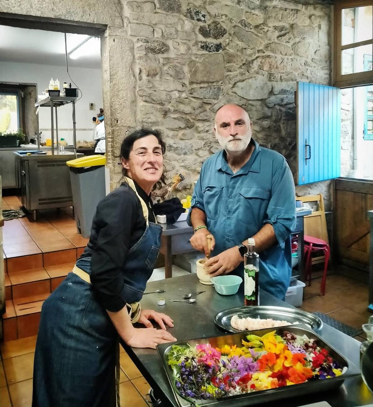 María Varela junto al chef José Andrés en A Parada das Bestas