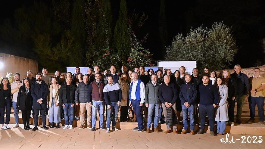 Participantes en la jornada del PP en Benifairó de Les Valls.