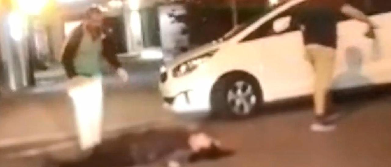 Brutal agresión en plena calle de Vilagarcía