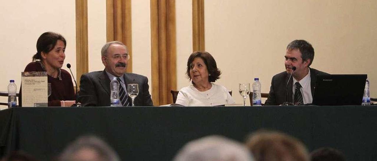 Patricia Arias, Ramón Villares, Silvia Santiago y Vázquez Monxardín, en el Liceo. // Iñaki Osorio
