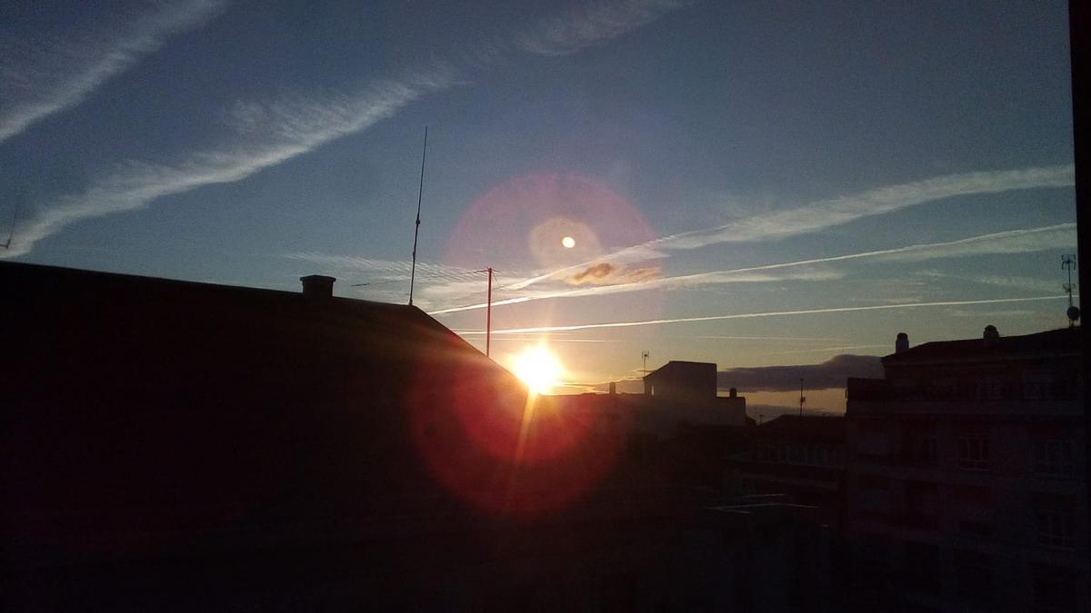 El sol, en el cielo de Zamora en esta mañana de domingo.