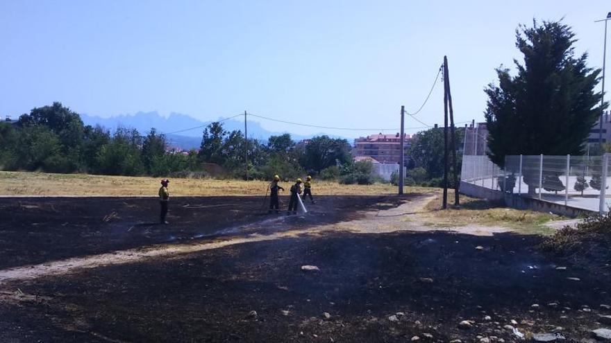 El camp cremat està a tocar l&#039;escola la Sèquia