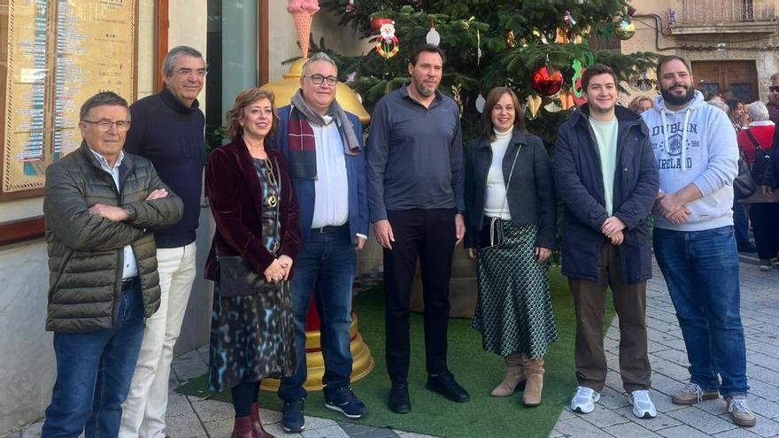 La Feria del Turrón de Xixona recibe la visita del ministro Óscar Puente