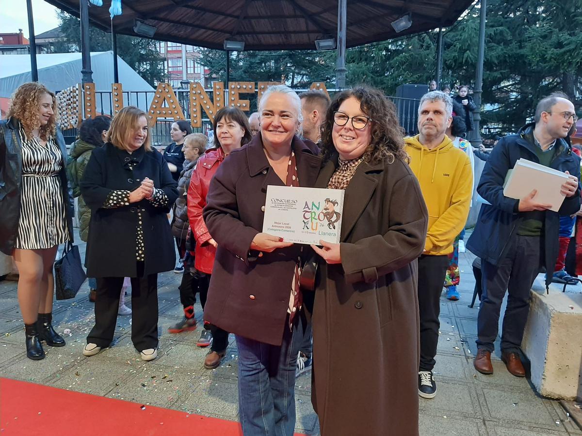 Llanera festeja un Antroxu infantil de récord Llanera festeja un Antroxu infantil de récord