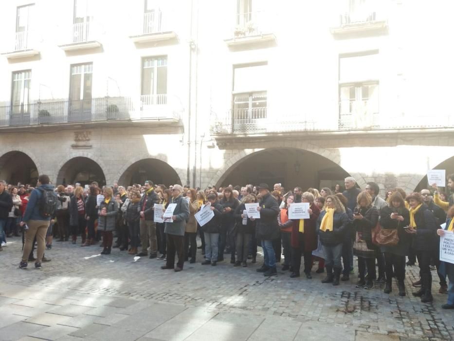 Concentració a Girona per demanar la llibertat de Puigdemont