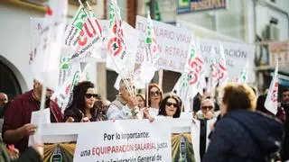 Primera huelga de empleados públicos de la Junta por la equiparación salarial: "Muchos no perciben ni el equivalente al salario mínimo"