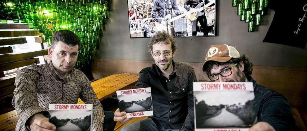 &quot;Stormy Mondays&quot;: por la izquierda, Héctor Braga, Jorge Otero y Juanjo Zamorano, con su reinventado &quot;Nebraska&quot;.