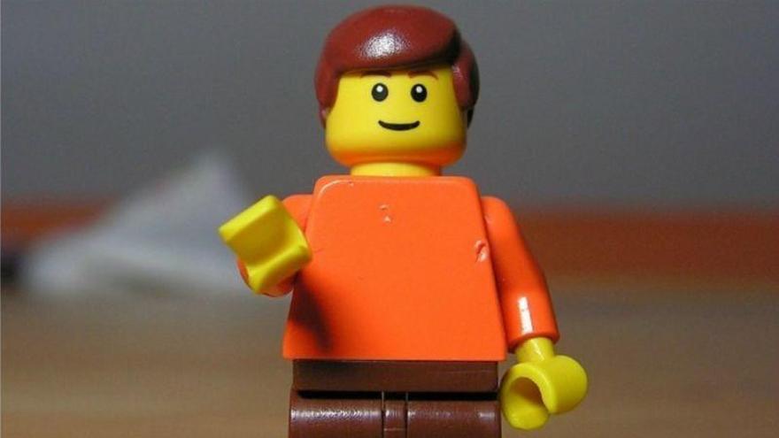 La Universidad de Cambridge busca un profesor que imparta clases de Lego