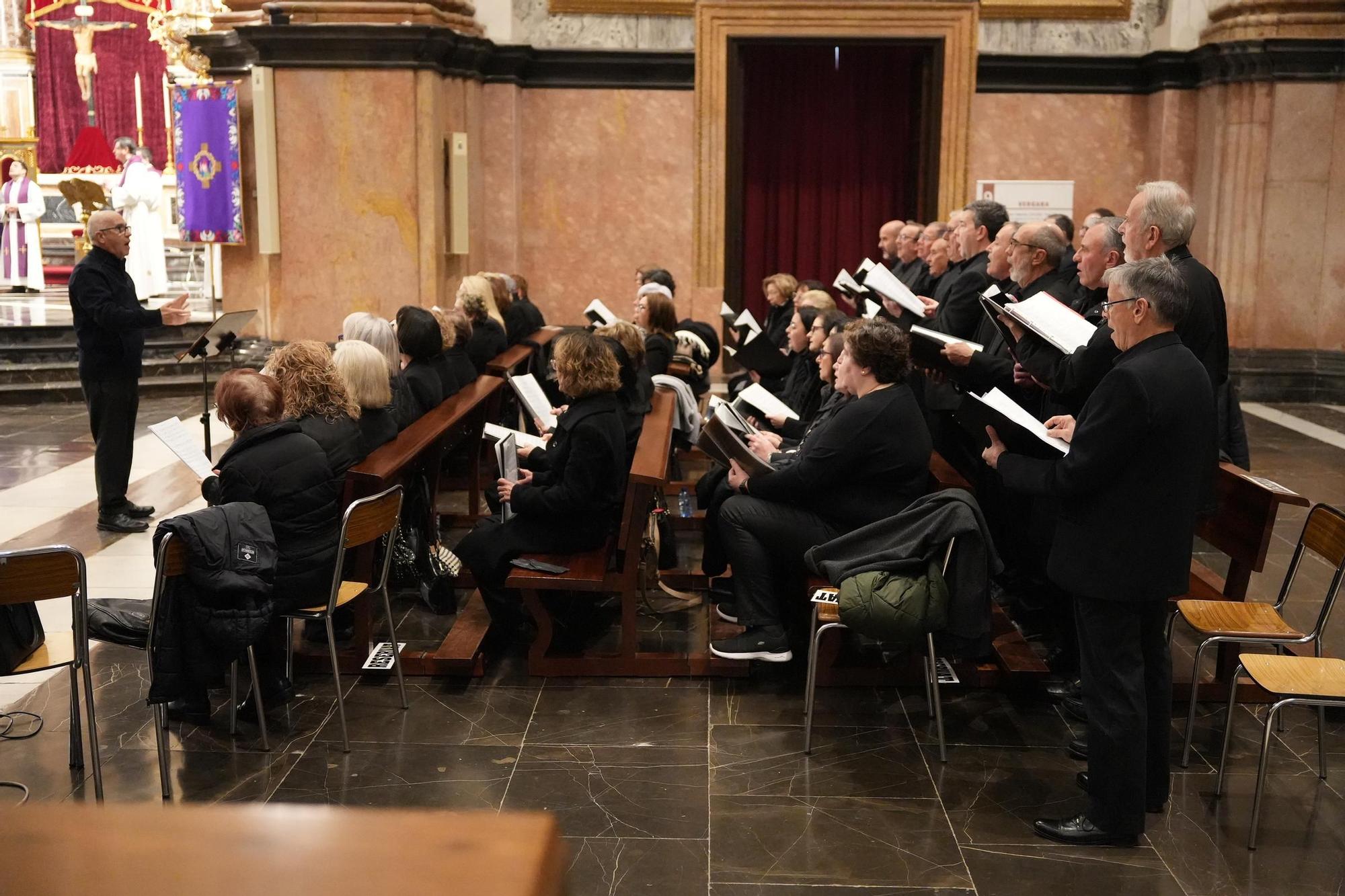 Las fotos de la misa para conmemorar el 50º aniversario de la Junta Central de Semana Santa de Vila-real