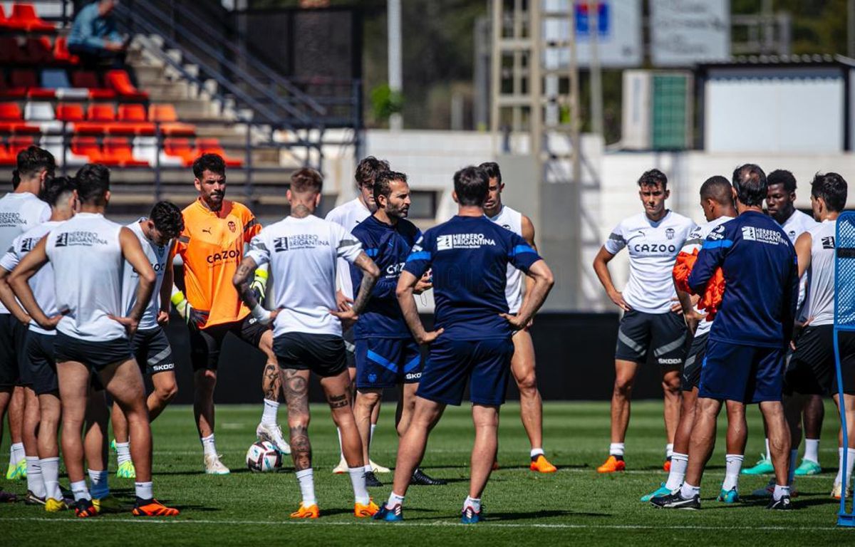 El Valencia en una foto compartida por el club