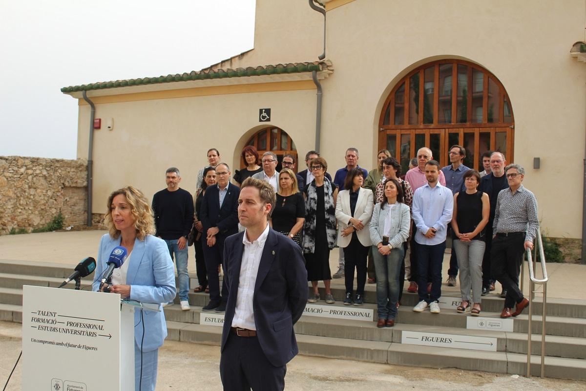 L'alcalde Jordi Masquef i Àngels Chacon amb els membres del Comissionat del talent el juny de 2024
