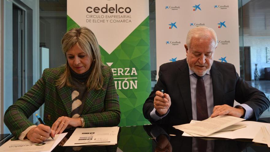La directora territorial de CaixaBank en la Comunitat Valenciana y Región de Murcia, Olga García, y el presidente de Cedelco, Salvador Pérez.