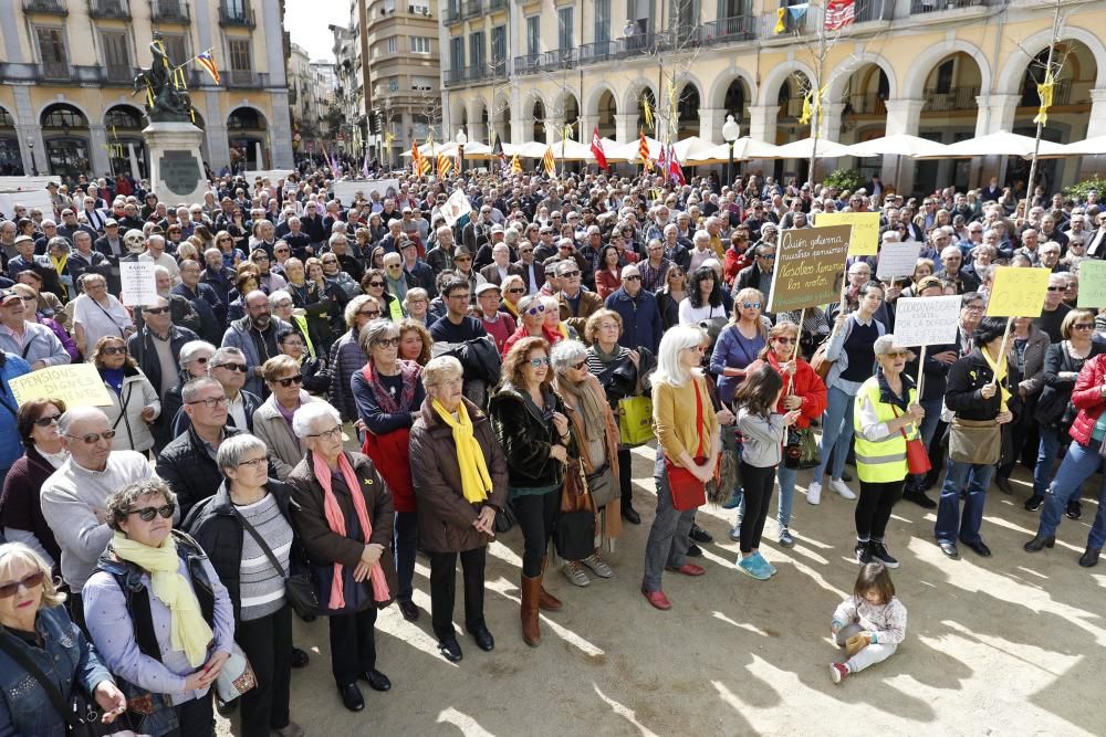 Més de 2.000 gironins es mobilitzen contra «l'estafa» de les pensions