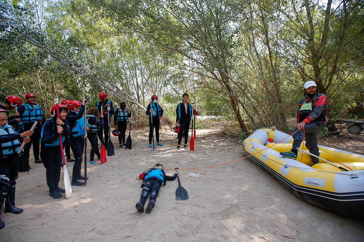 Disfruta del Río a golpe de remo. Rafting en el Río Genil