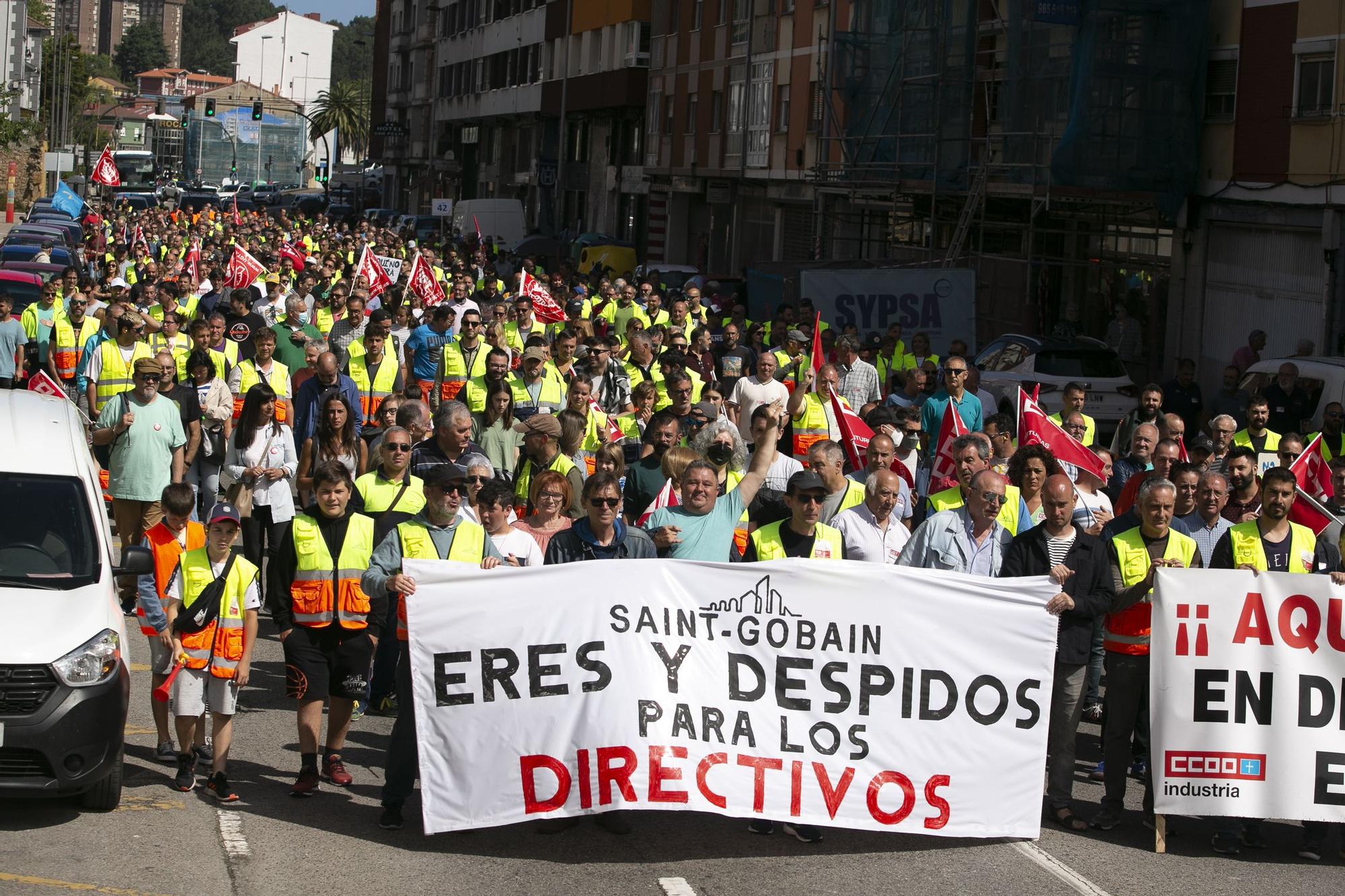 Los trabajadores de Saint-Gobain salen a la calle para frenar los despidos en Avilés