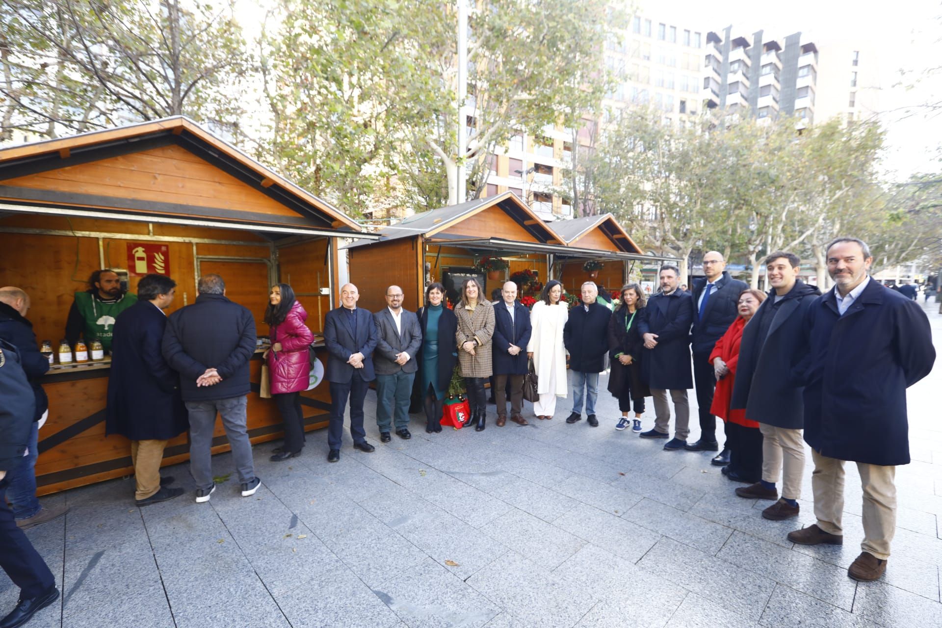 Mercadillo solidario de Atades en la Plaza Aragón