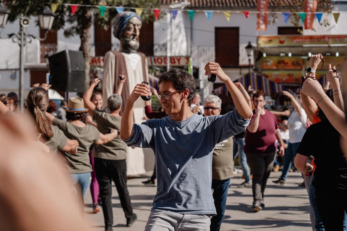 El Sarao Popular ompli de festa els carrers de Potries