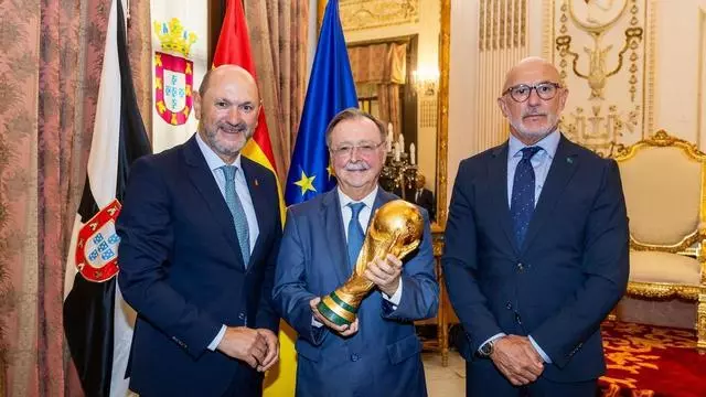 Louzán: "No hay ninguna explicación lógica para que España no albergue la final del Mundial"