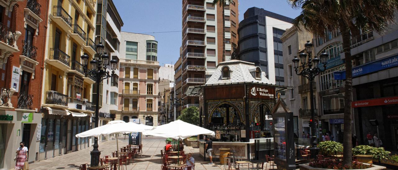 La participación vecinal mejora la remodelación de la plaza de la Paz de  Castelló - El Periódico Mediterráneo