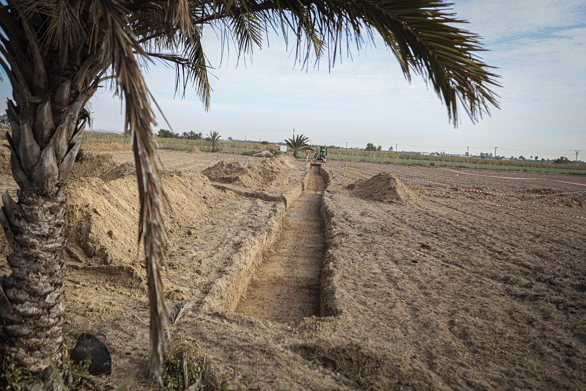 Excavaciones en el campo de concentración de Albatera para localizar una fosa común