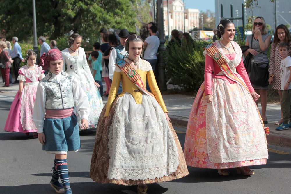 Homenaje a la Senyera de la agrupación de Fallas del Marítim