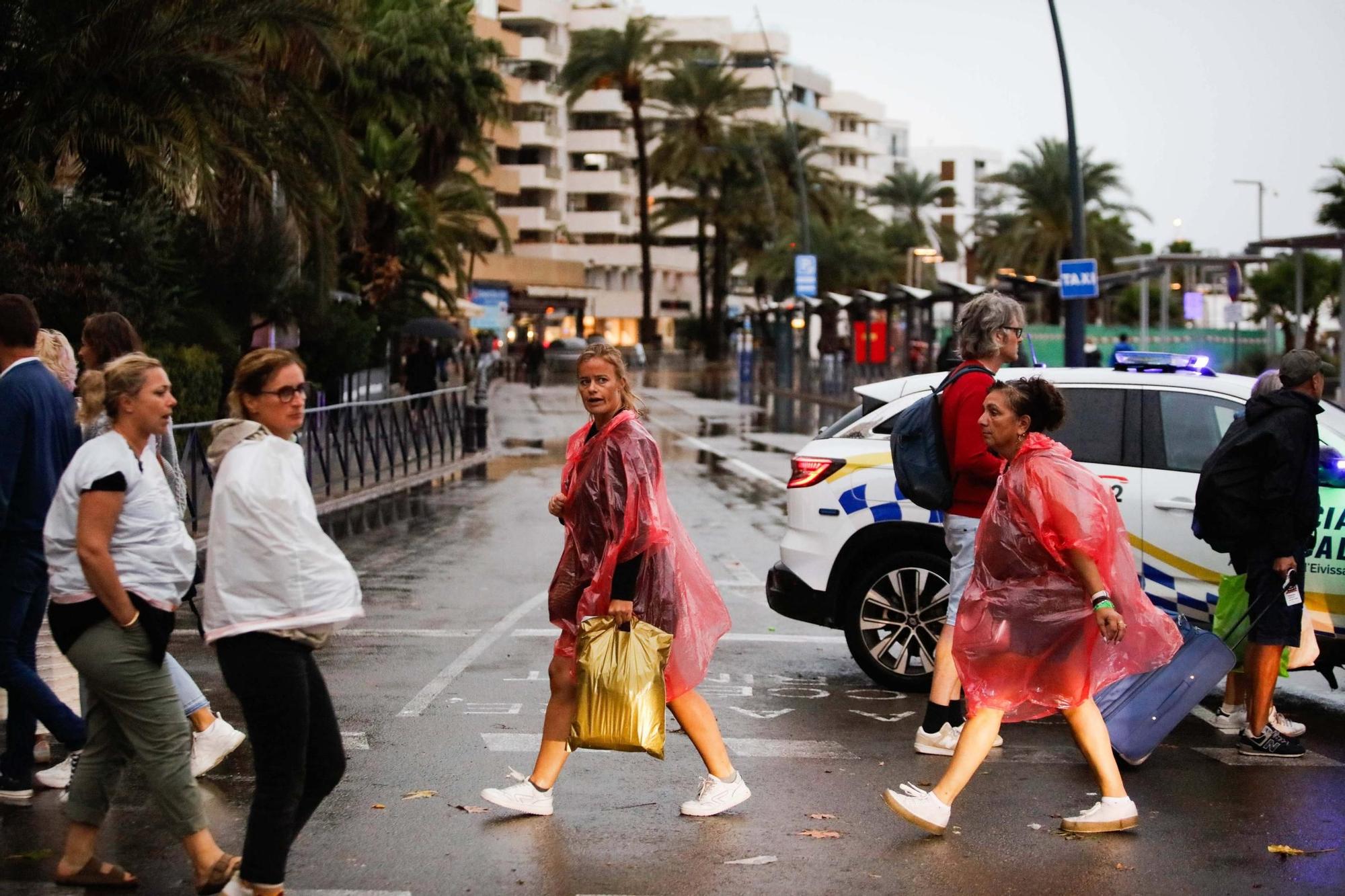 Las imágenes de la dana 'Alice' en la tarde del sábado en Ibiza