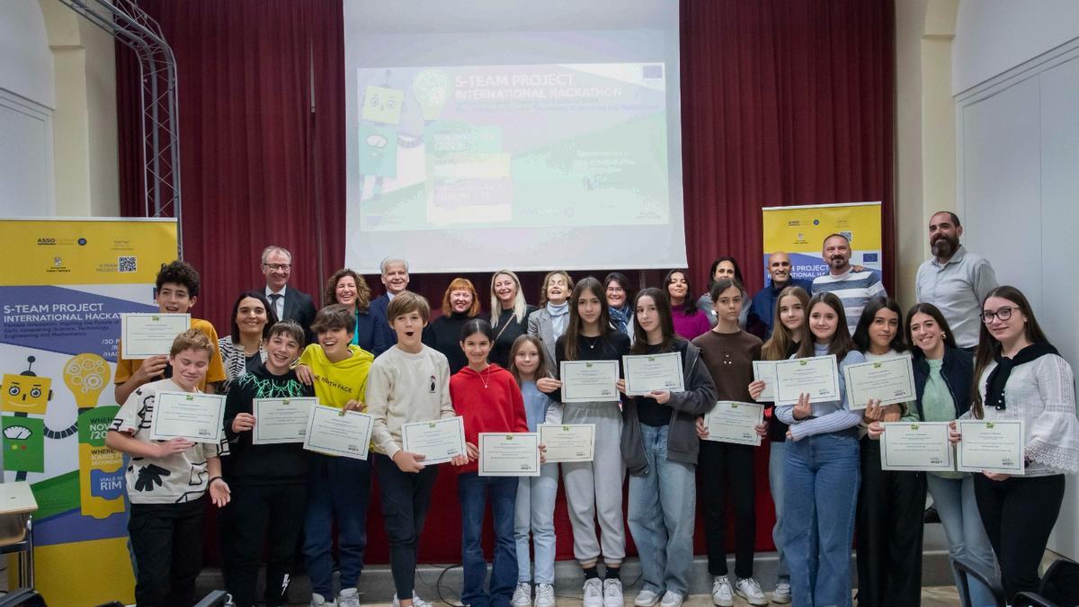 Foto de familia de los participantes en el proyecto durante el encuentro en Rímini.