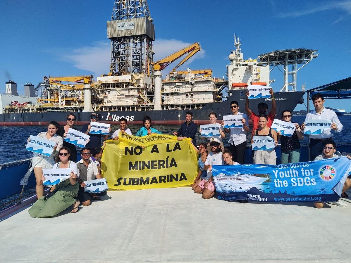 Protesta de Greenpeace contra la minería submarina