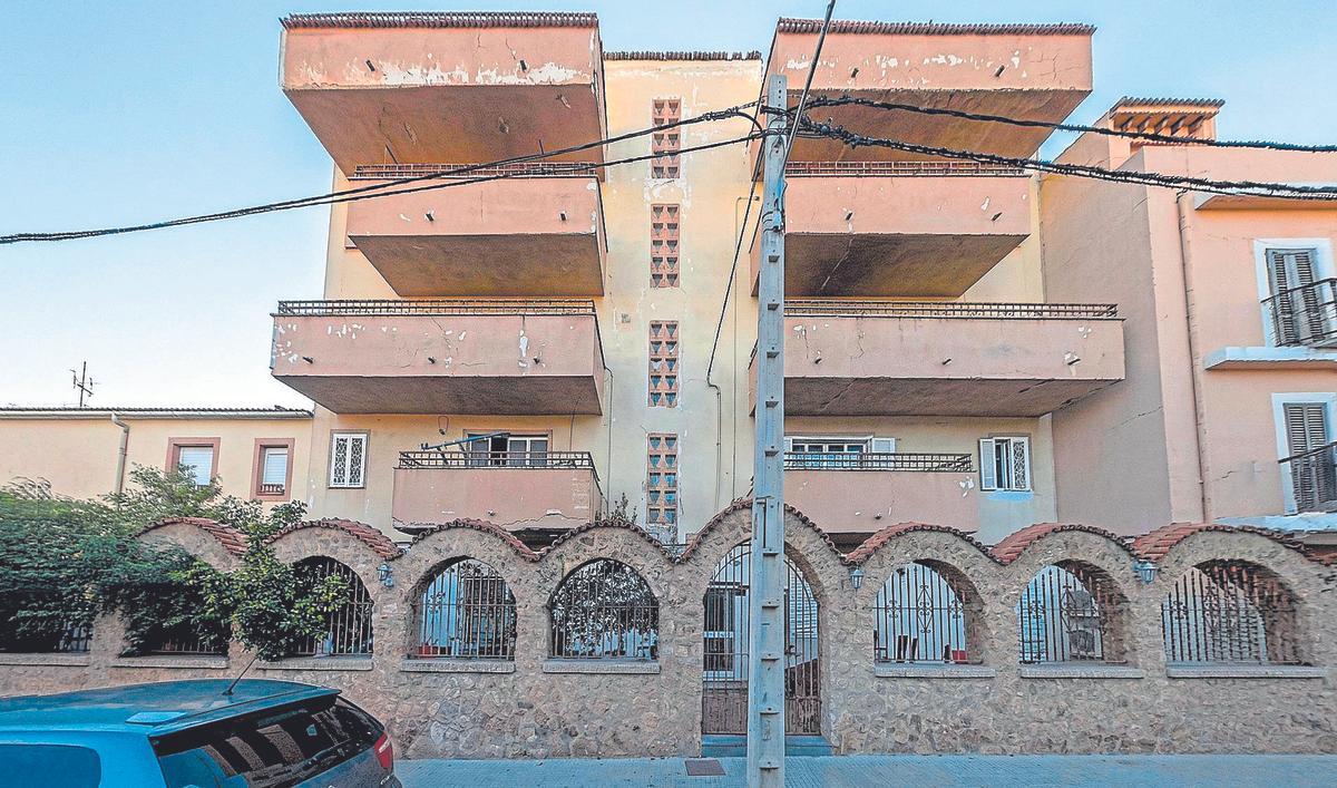 Edificio de Palma donde se vende una vivienda con okupas por 150.000 euros