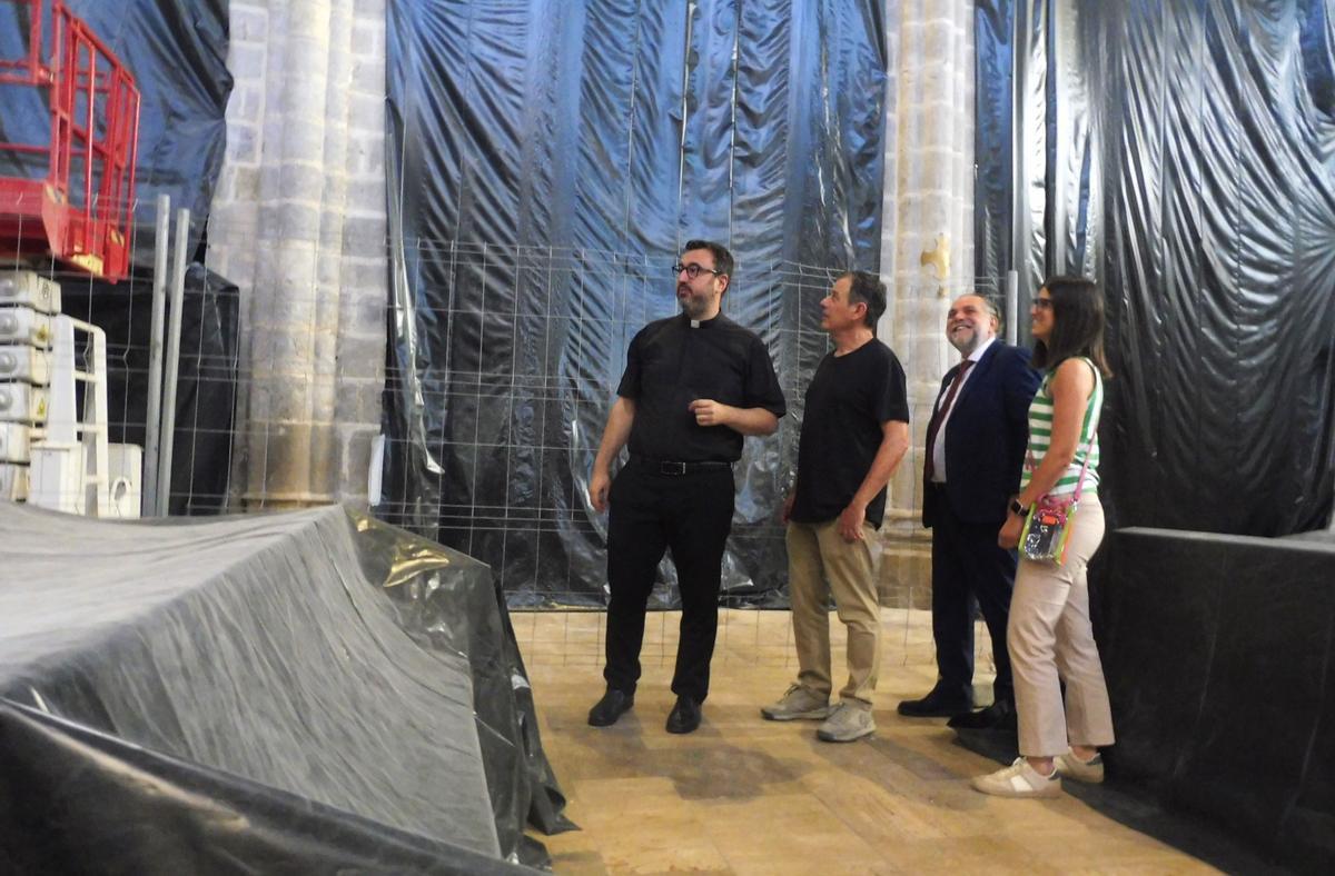 Miembros de la fundación y de la empresa constructora.