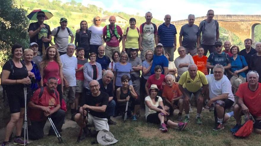 Peregrinos locales en el camino de Santiago